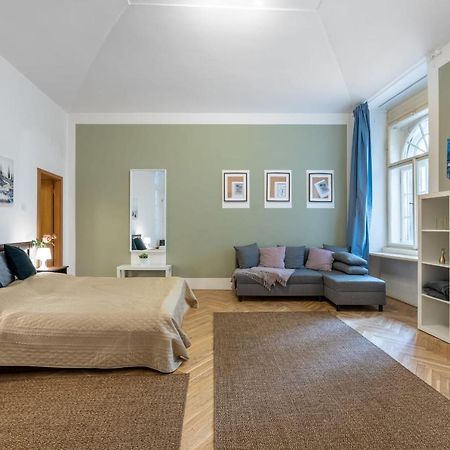 Spacious 3 Bedroom Apartment In The Heart Of 布拉格 外观 照片