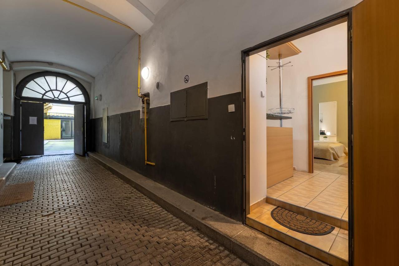Spacious 3 Bedroom Apartment In The Heart Of 布拉格 外观 照片